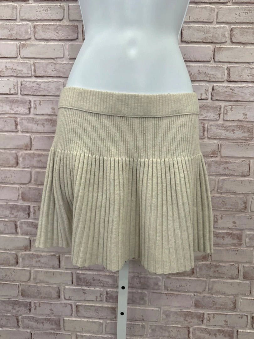 Aerie Skirt, Grey, Small, Used Good Chill Boutique Consignment