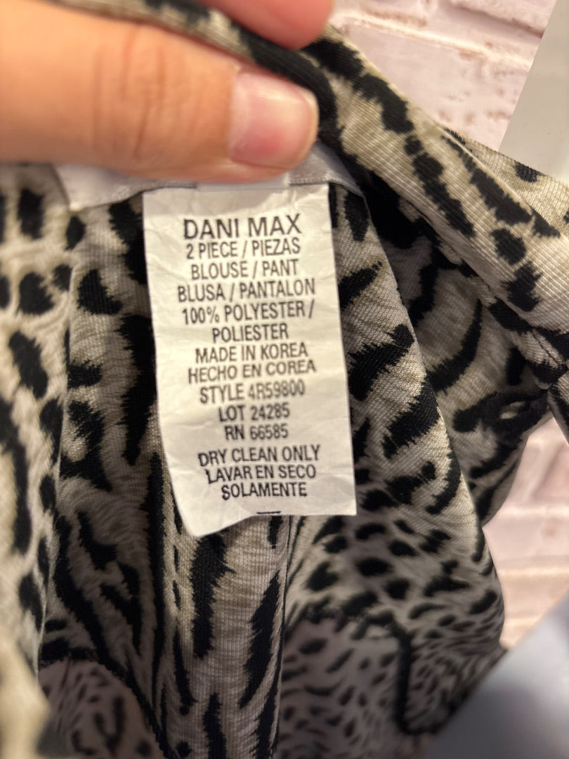 Dani Max Sleeveless blouse, Animal print, Medium/8, Used - Excellent