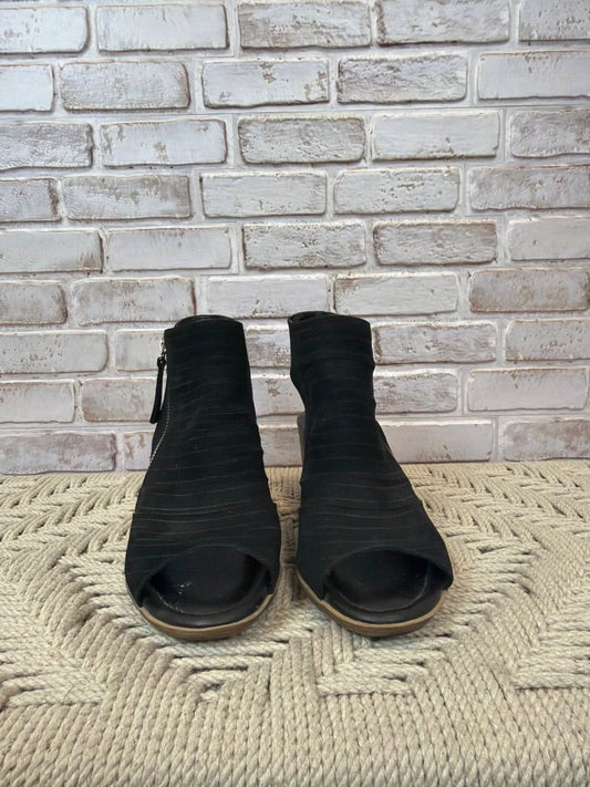 Vaneli Shoes – Black, Size 8.5 – Excellent Condition