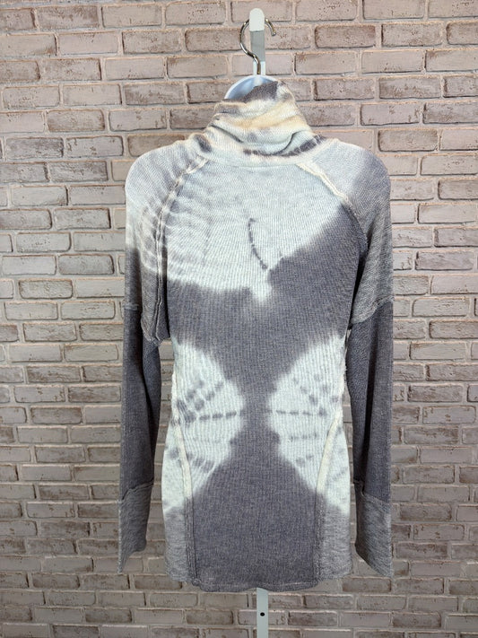 T Party Sweater, Multi, Small, Used - Excellent