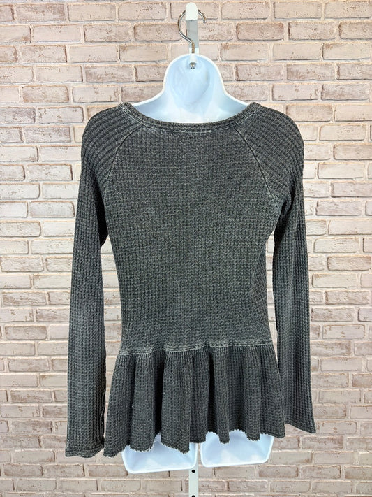 Time and Tru Shirt, Grey, Small, Used - Excellent