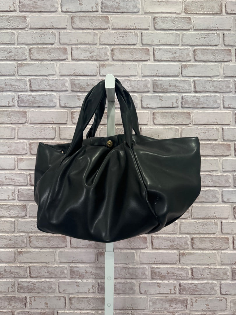 Urban expressions Handbag, Black, One Size, Used - Good
