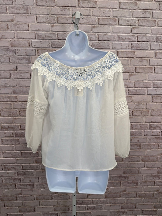 Essentials Shirt, White, Small, Used - Good