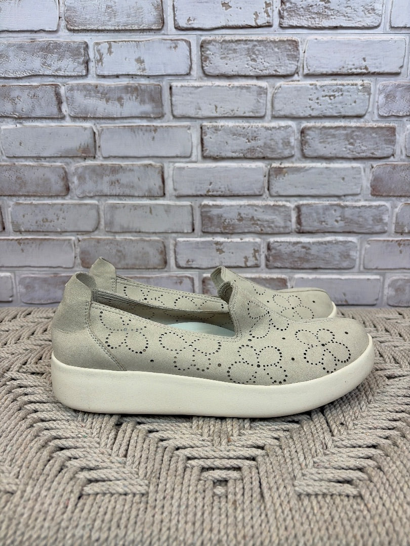 Otbt Sneakers, Beige, 9, Used - Good