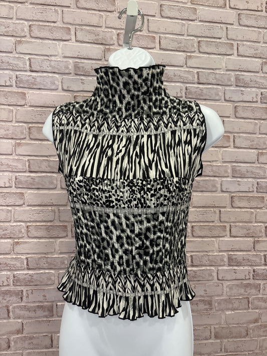 EK designs Shirt, Black/white, Medium, Used - Good