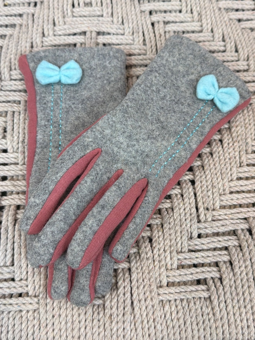 Various Gloves, Grey/pink/blue, One Size, Used - Good