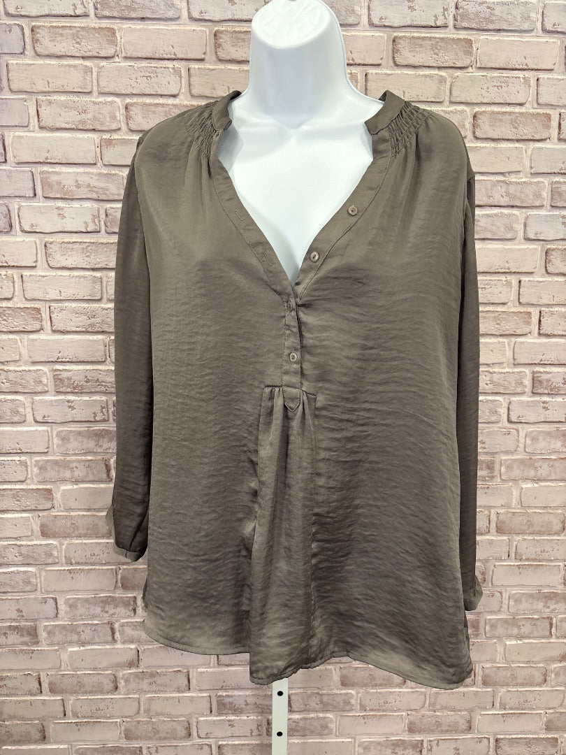 Maurices Shirt, Green, Large, Used - Good