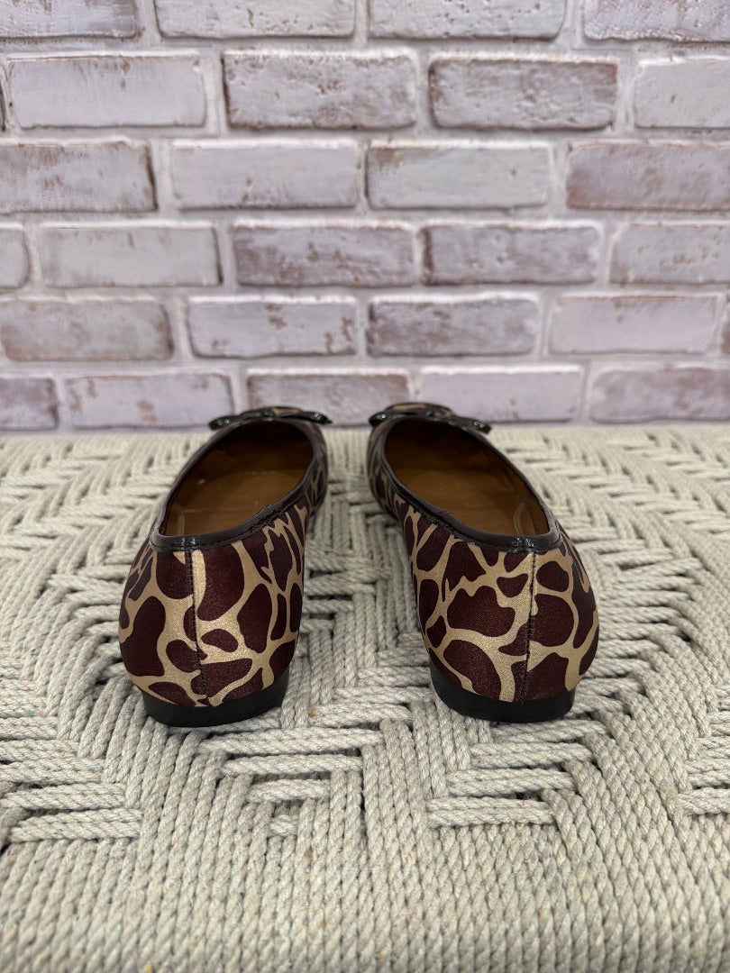 Willi Smith Flats, Giraffe, 9, Used - Good