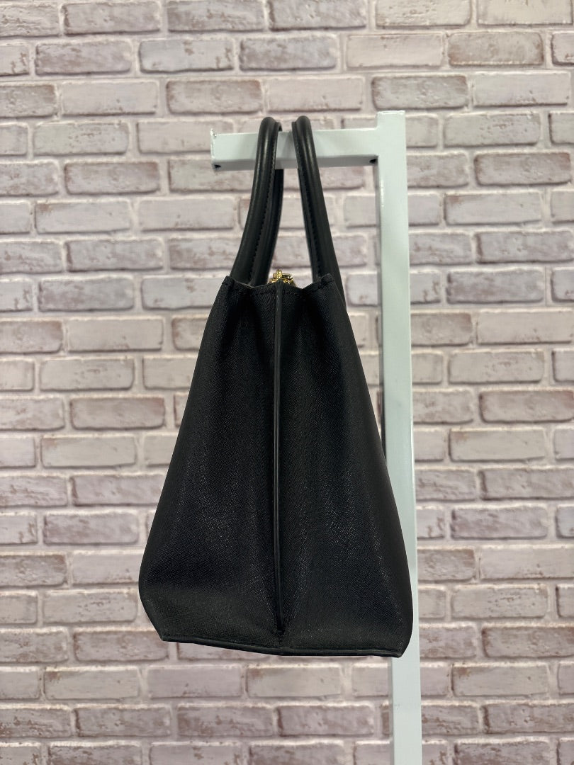 Michael Kors Handbag, Black/gold, One Size, Like New
