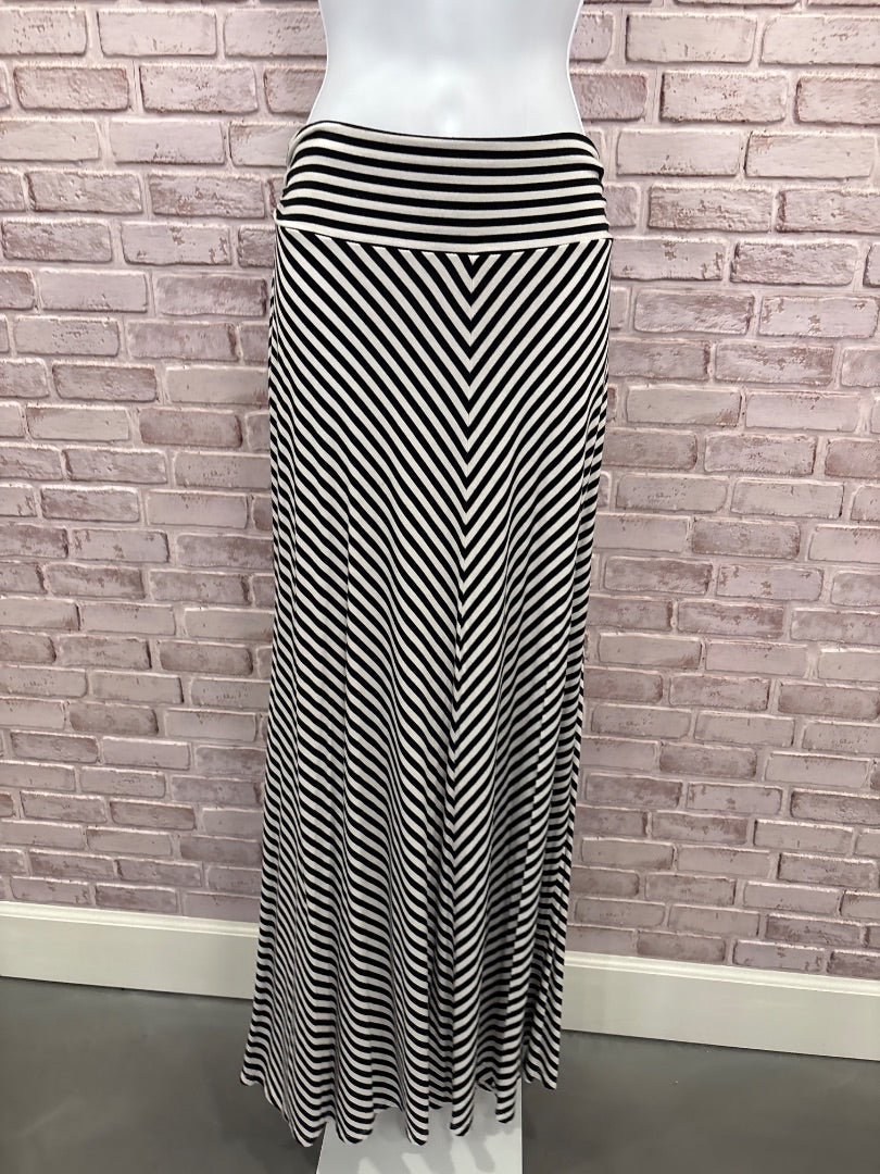 Merona Skirt, White/black stripes, Large, Used - Good