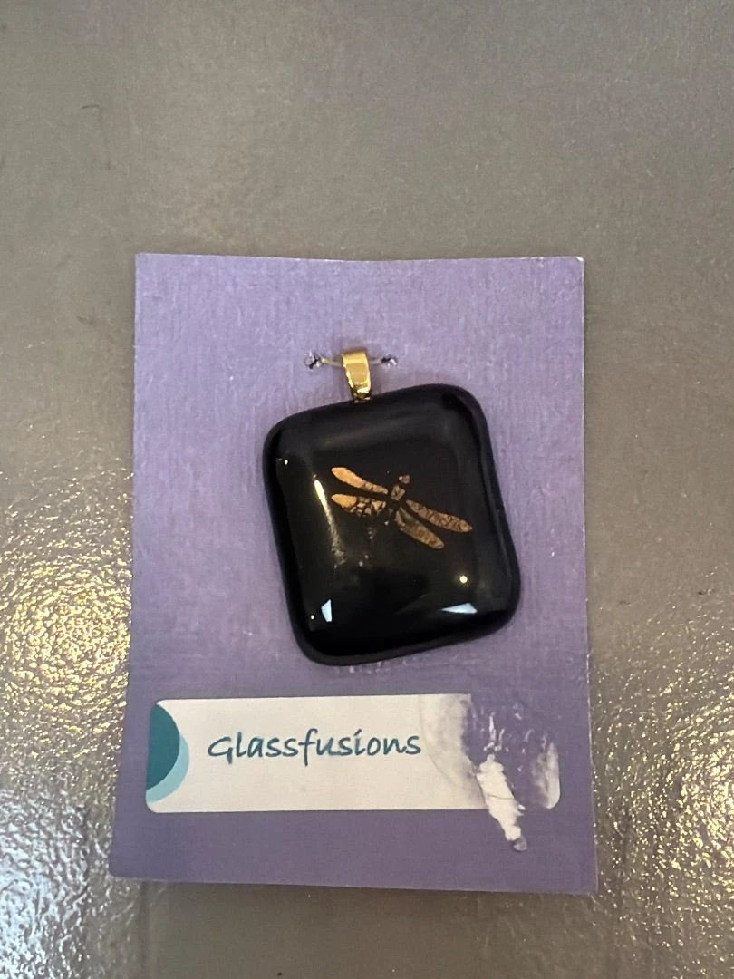Various Dragonfly Pendant – Black, Size One Size – Excellent Condition