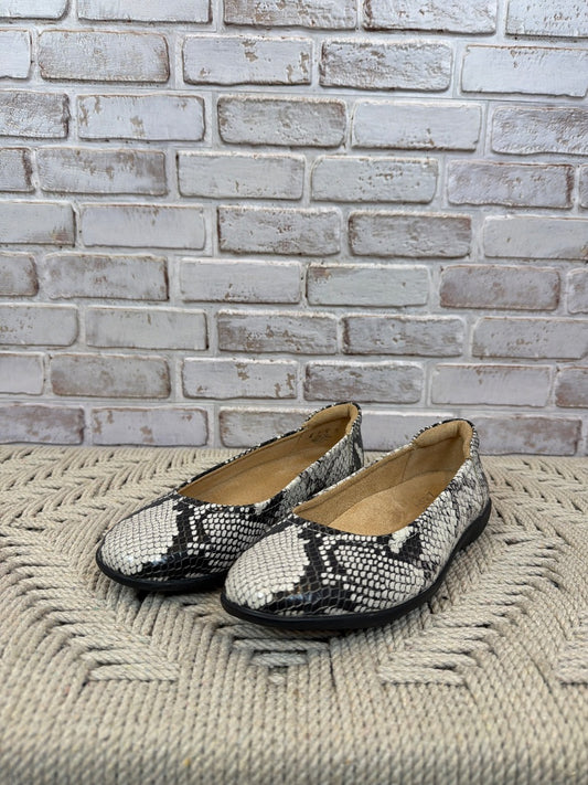 Naturalizer Ballet flats, Snakeskin, 6, Used - Good
