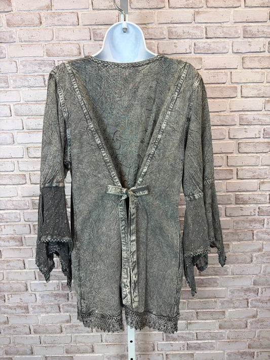 Ge Gal Top - Shirt – Ge Gal Shirt, Grey, One Size, New With Tags