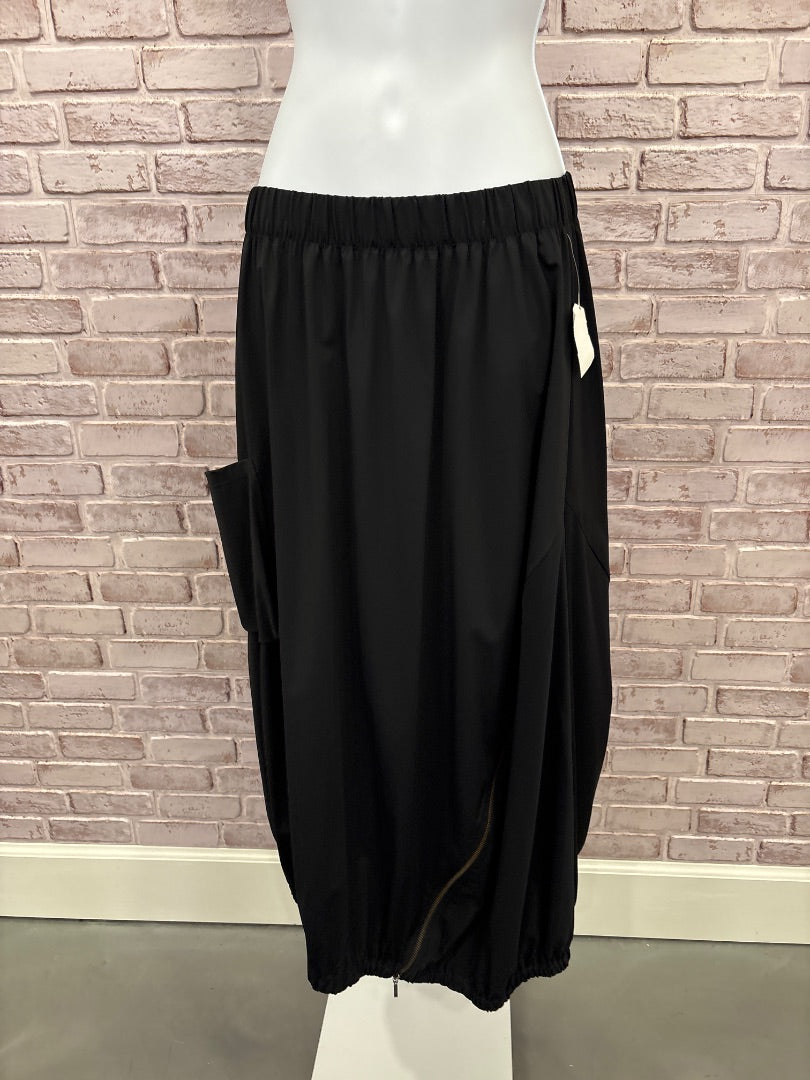 Beau jours Skirt, Black, Small, New With Tags