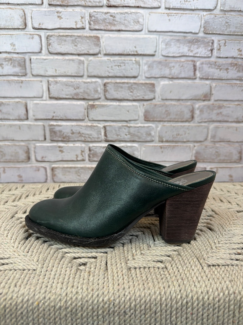 Gianni Bini Clogs, Green, 7, Used - Good