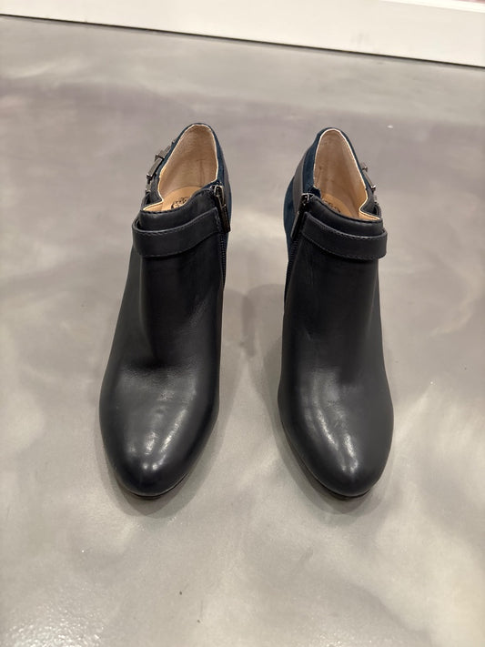 Vince Camuto Booties, Black/blue, 8.5, Used - Good
