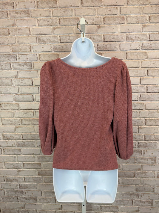 Green envelope Shirt, Mauve, Small, Used - Good