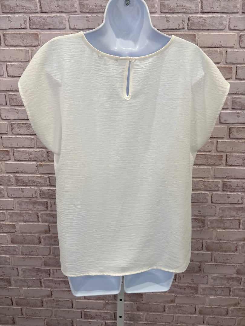 Pleione Shirt, White, Medium, Used - Good