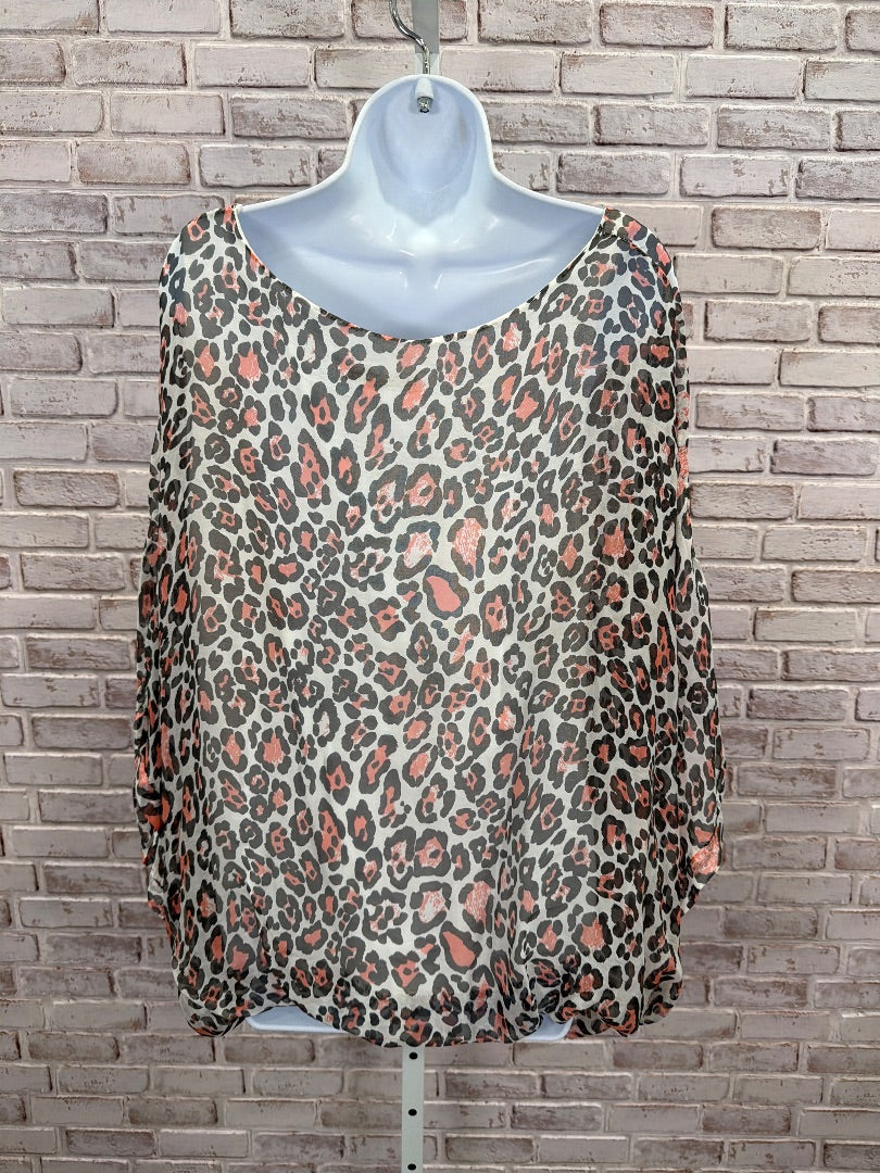 M Shirt, Multi leopard, Large, Used - Good