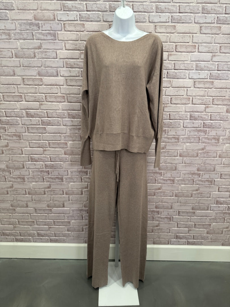 Grace & Lace Matching Sweat Set, Brown, Large, New With Tags