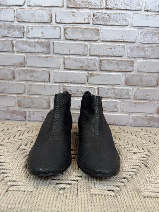 Cole Haan Booties, Navy/black, 8t, Used - Good