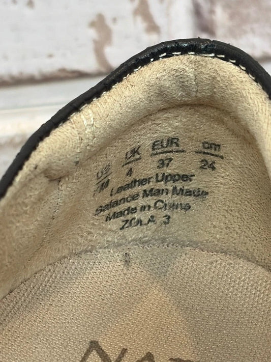 Naturalizer Slip On Sneakers – Black, Size 7 – Good Condition