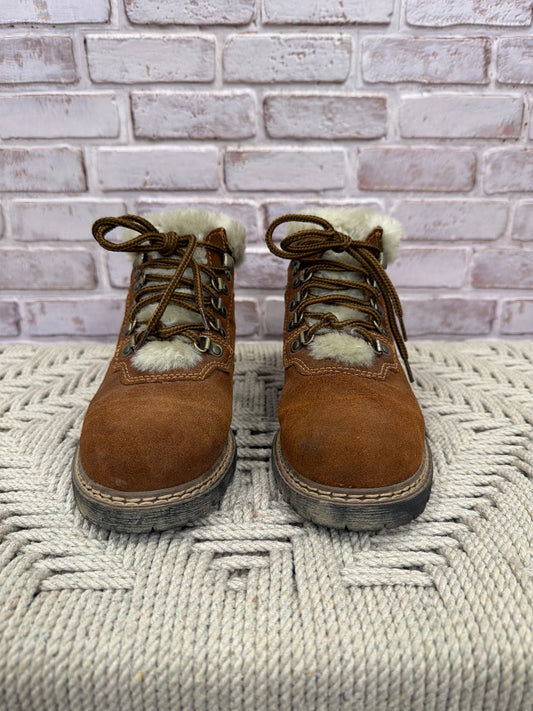 Northwest Territories Booties, Tan, 6, Used - Good
