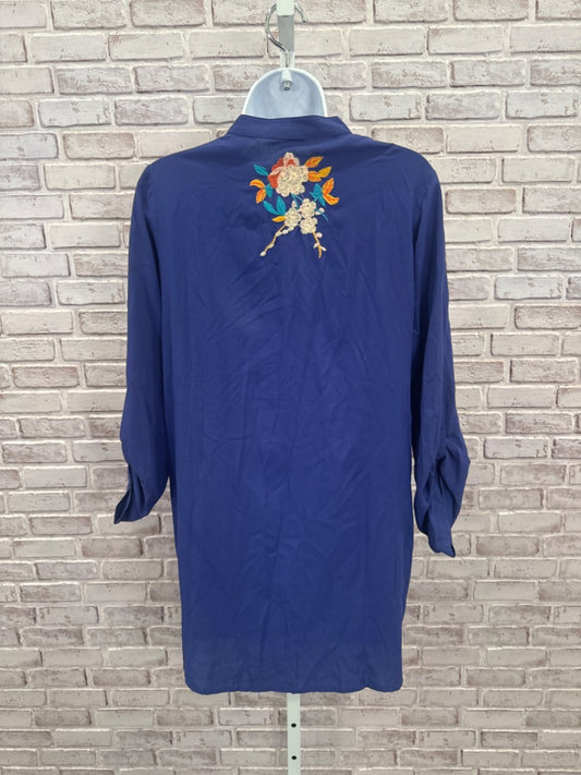 Luna Moon Shirt, Blue multi, Small, Used - Good