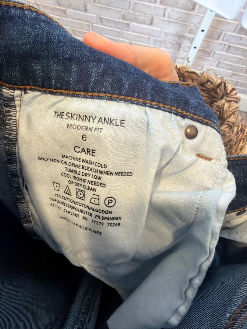 Ann Taylor Denim The Skinny Ankle Bottom Jeans – Blue, Size 6 – Like New Condition