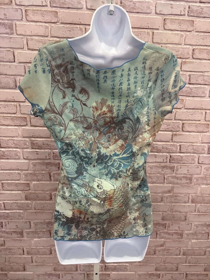 One world Tee shirt, Multi, Large, Used - Good