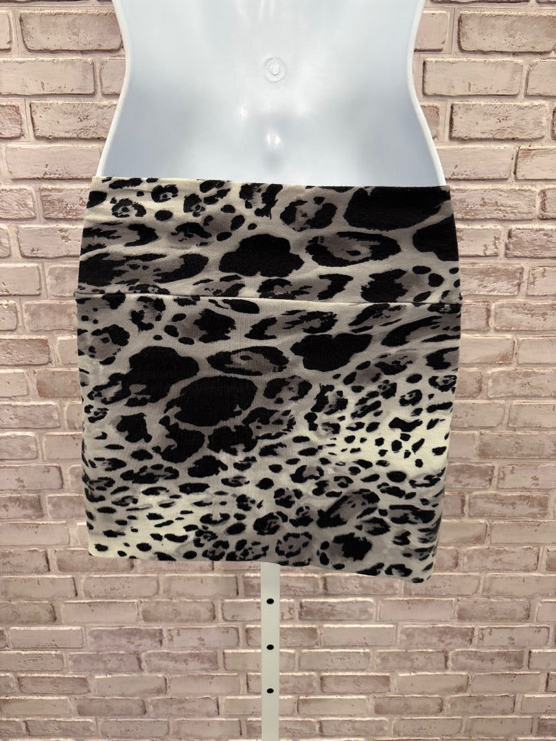 Hot Gal Skirt, Black/white leopard, Medium, Used - Good