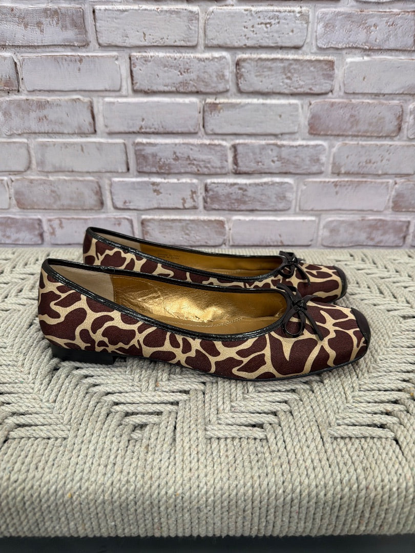 Willi Smith Flats, Giraffe, 9, Used - Good