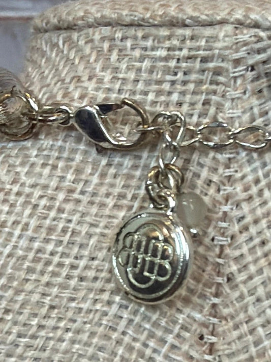 Various Necklace – Silver, White, Size One Size – Excellent Condition