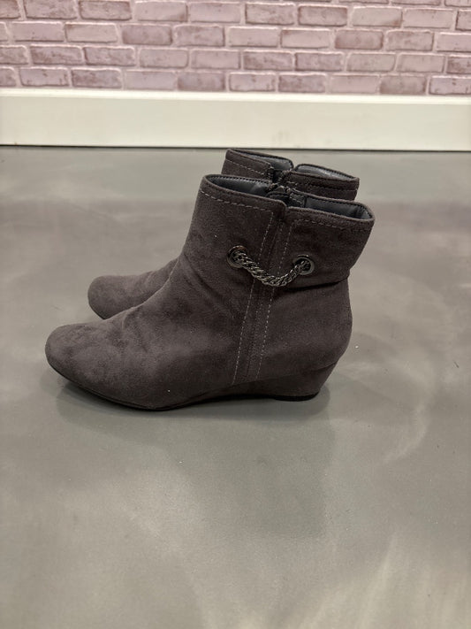 Impo Booties, Grey, 8.5, Used - Good