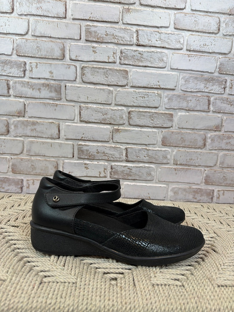 Revere Mary janes, Black, 39, Used - Good