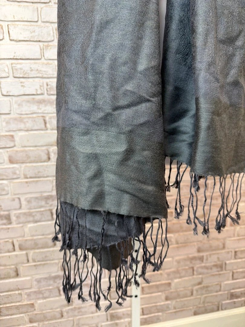 Pashmina Accessory - Scarf – Pashmina Scarf, Grey, One Size, Used - Good