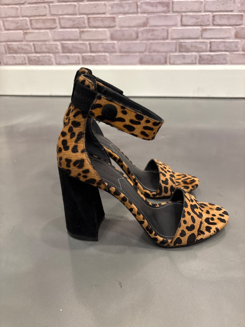 Kendall & Kylie Heels, Leopard, 8, Used - Good