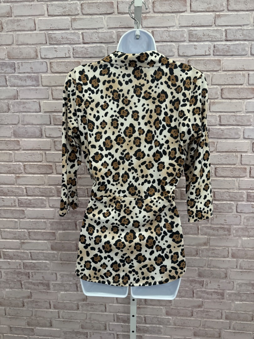 Kokoon Shirt, Leopard, Medium, Used - Good