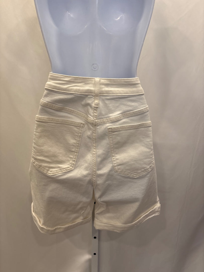Vera Wang Shorts, White, Medium
