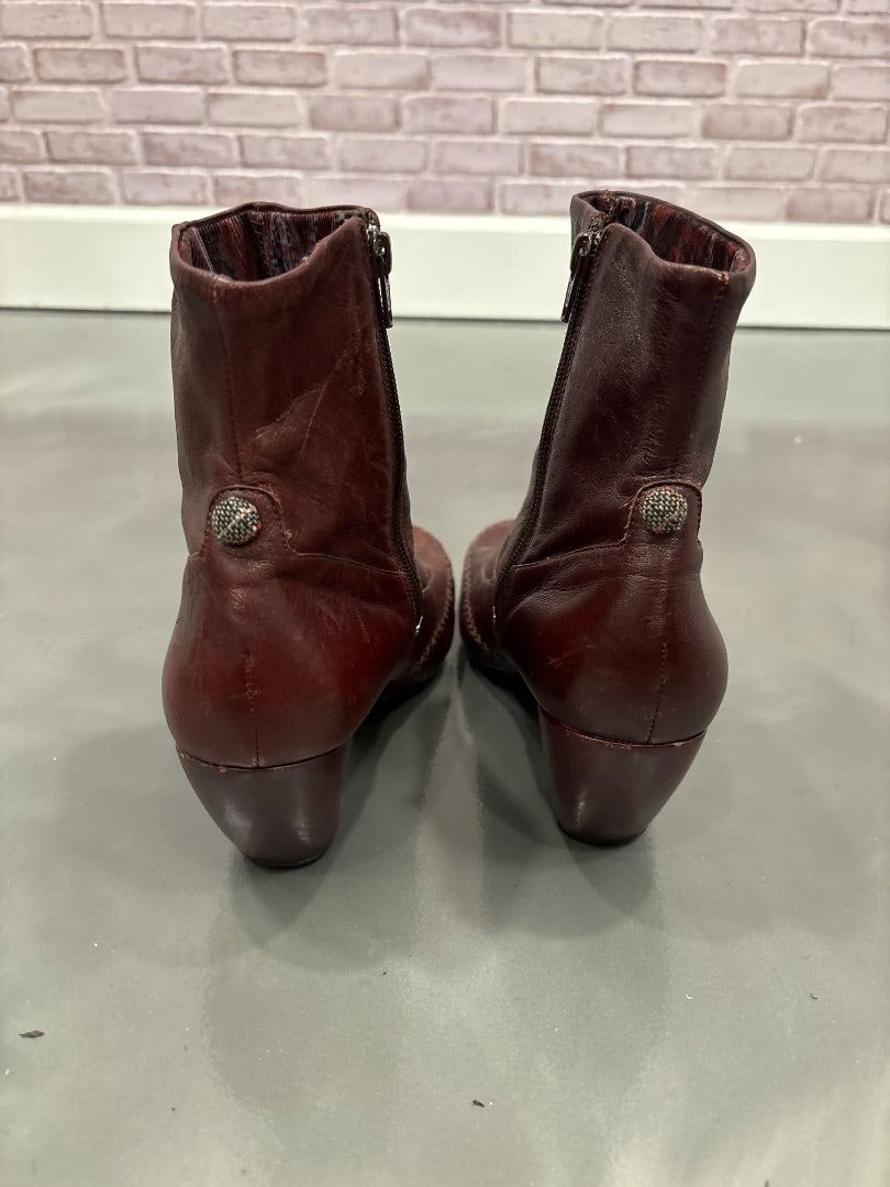 Indigo Booties, Maroon, 10, Used - Good