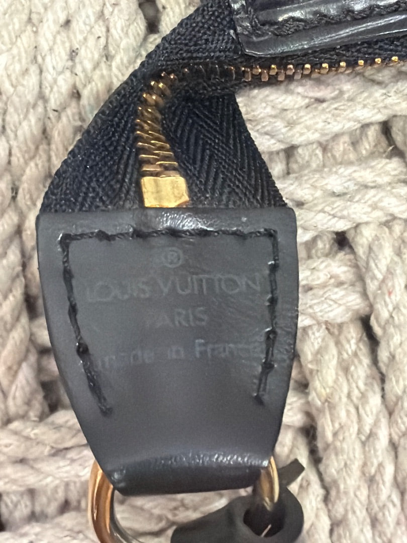 Louis Vuitton Handbag, Black, One Size, Used - Good