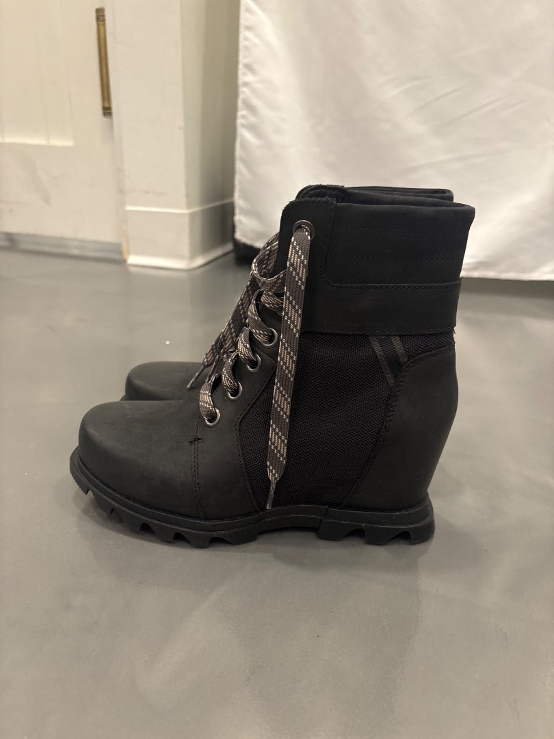 Sorel Boots, Black, 8, New With Tags
