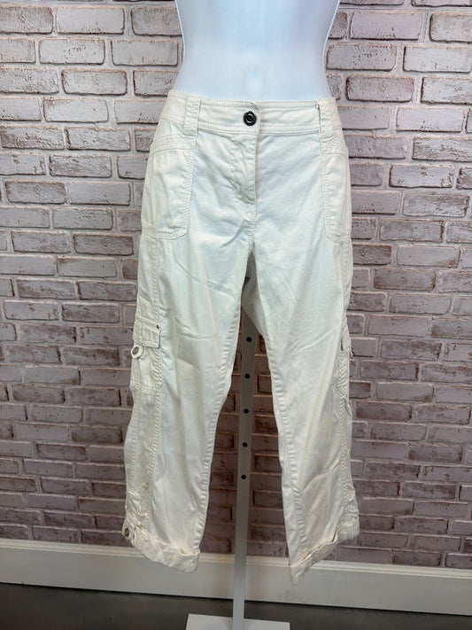 White House Black Market Crop Leg Capris, White, 4, Used - Good