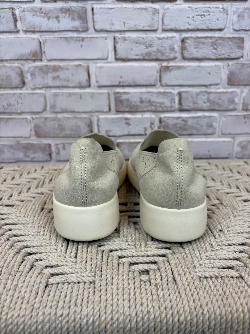 Otbt Sneakers, Beige, 9, Used - Good