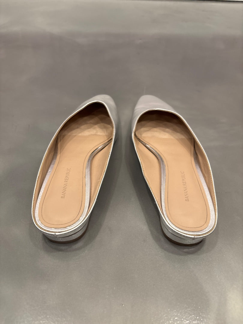 Banana Republic Flats, Silver, 8.5, Used - Good