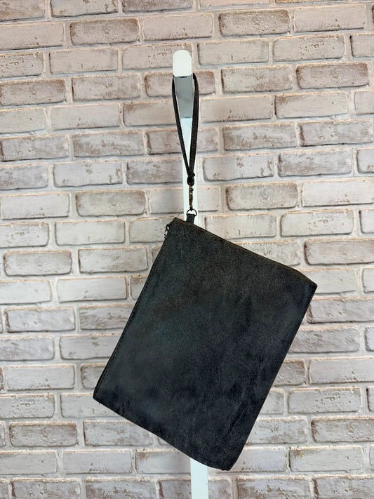 Liz Claiborne Bag - Clutch – Liz Claiborne Portable Charging Clutch, Grey, One Size, Used - Good