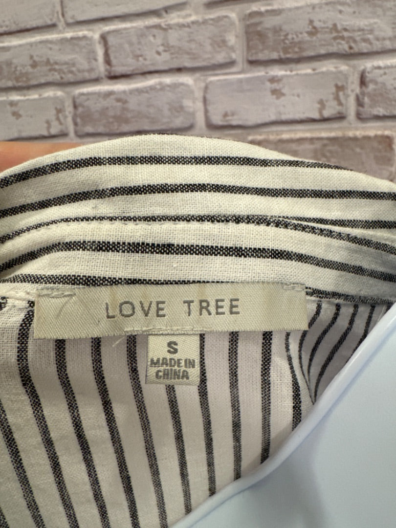 Love tree Shirt, Multi, Small, Used - Good