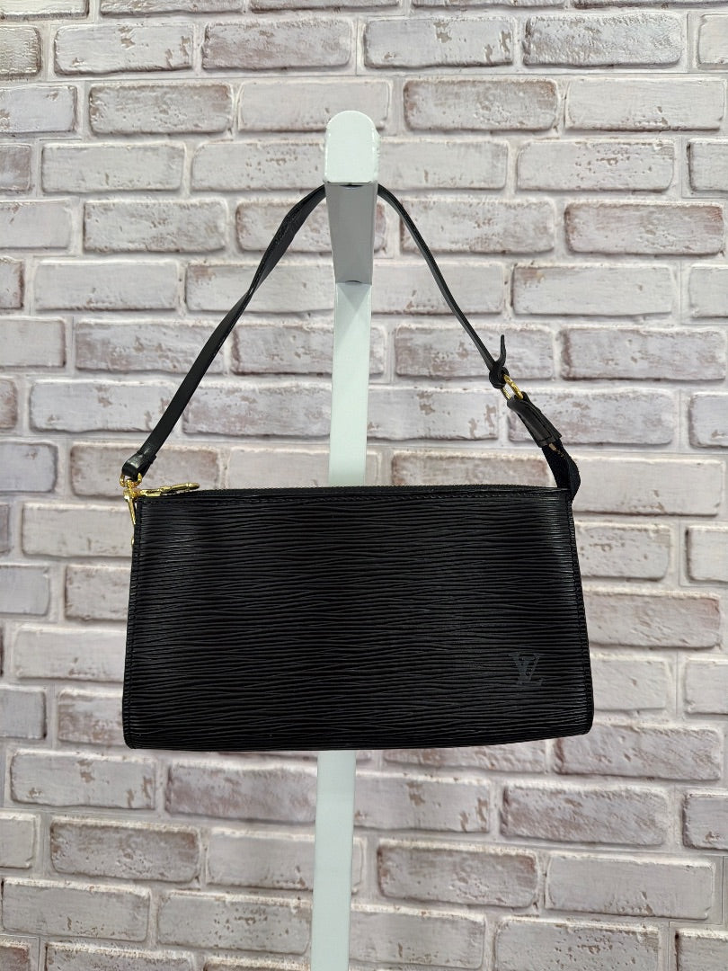Louis Vuitton Handbag, Black, One Size, Used - Good