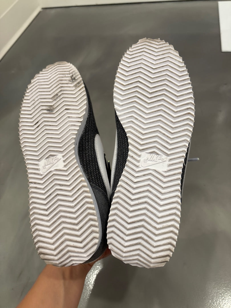 Nike Sneakers, Grey, 6, Used - Good