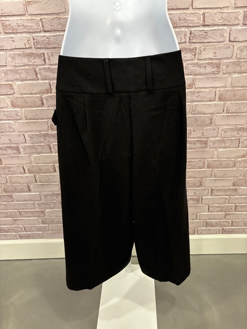 Monroe & main Capri, Black, XL/16, Used - Good